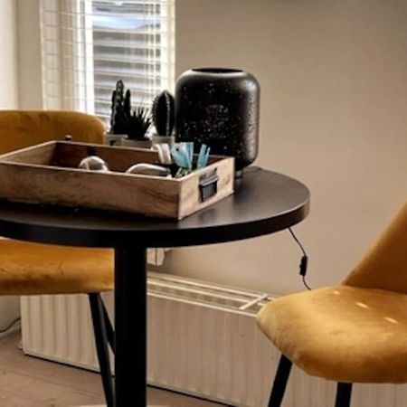 Gezellige Knusse Studio Met Bubbelbad Huizen Exteriér fotografie