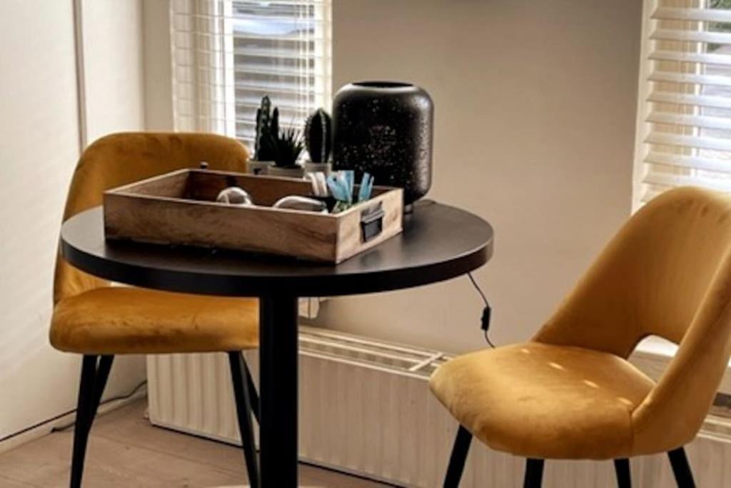 Gezellige Knusse Studio Met Bubbelbad Huizen Exteriér fotografie