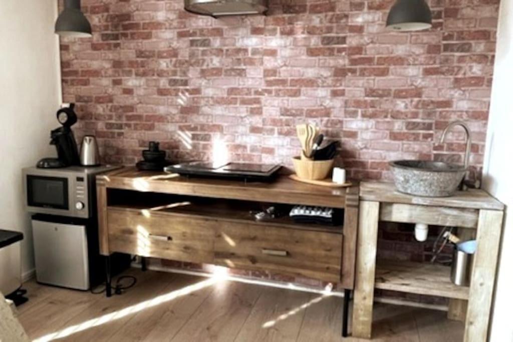 Gezellige Knusse Studio Met Bubbelbad Huizen Exteriér fotografie