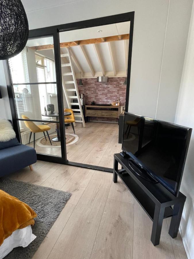 Gezellige Knusse Studio Met Bubbelbad Huizen Exteriér fotografie