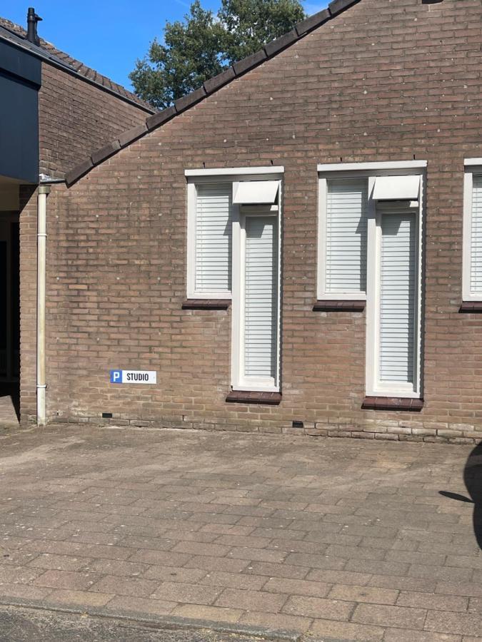 Gezellige Knusse Studio Met Bubbelbad Huizen Exteriér fotografie