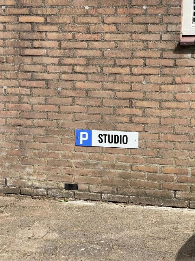 Gezellige Knusse Studio Met Bubbelbad Huizen Exteriér fotografie